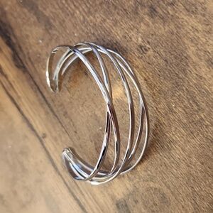 1pc Metal Criss-Cross Open Bangle Bracelet For Women NEW
